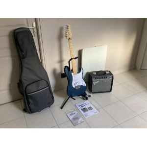 Shiver guitarra eléctrica + amplificador Fender