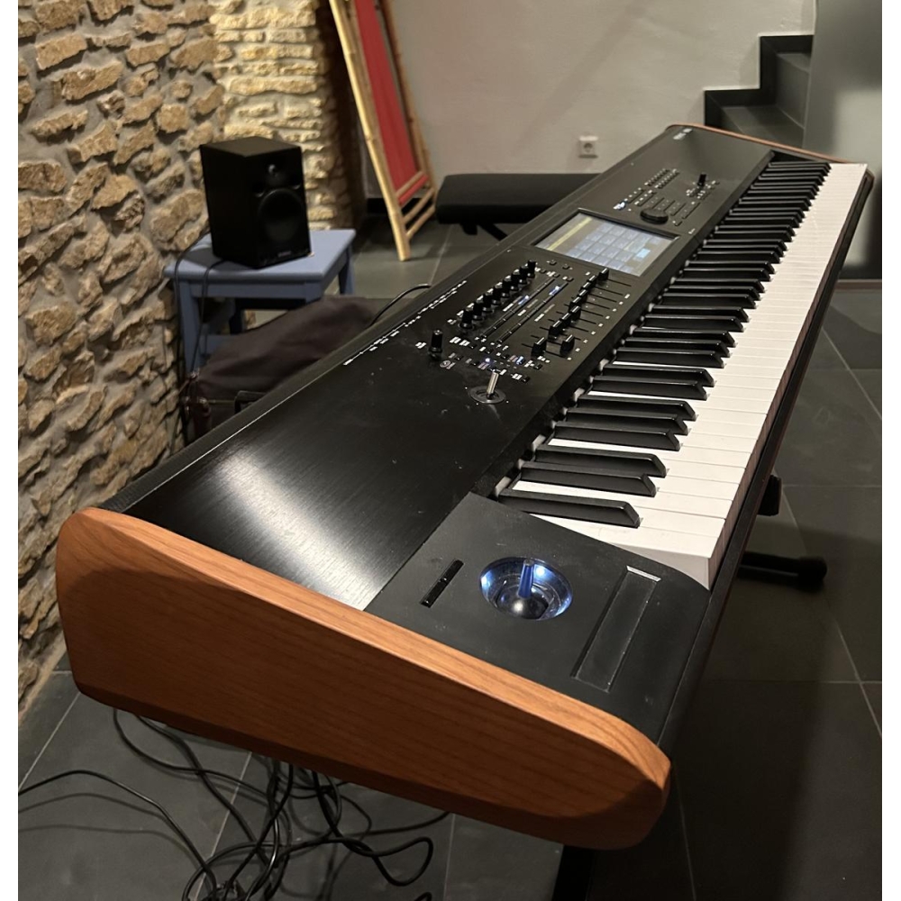 Korg Kronos 2 (88 weighted keys)