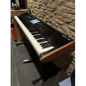Korg Kronos 2 (88 weighted keys)