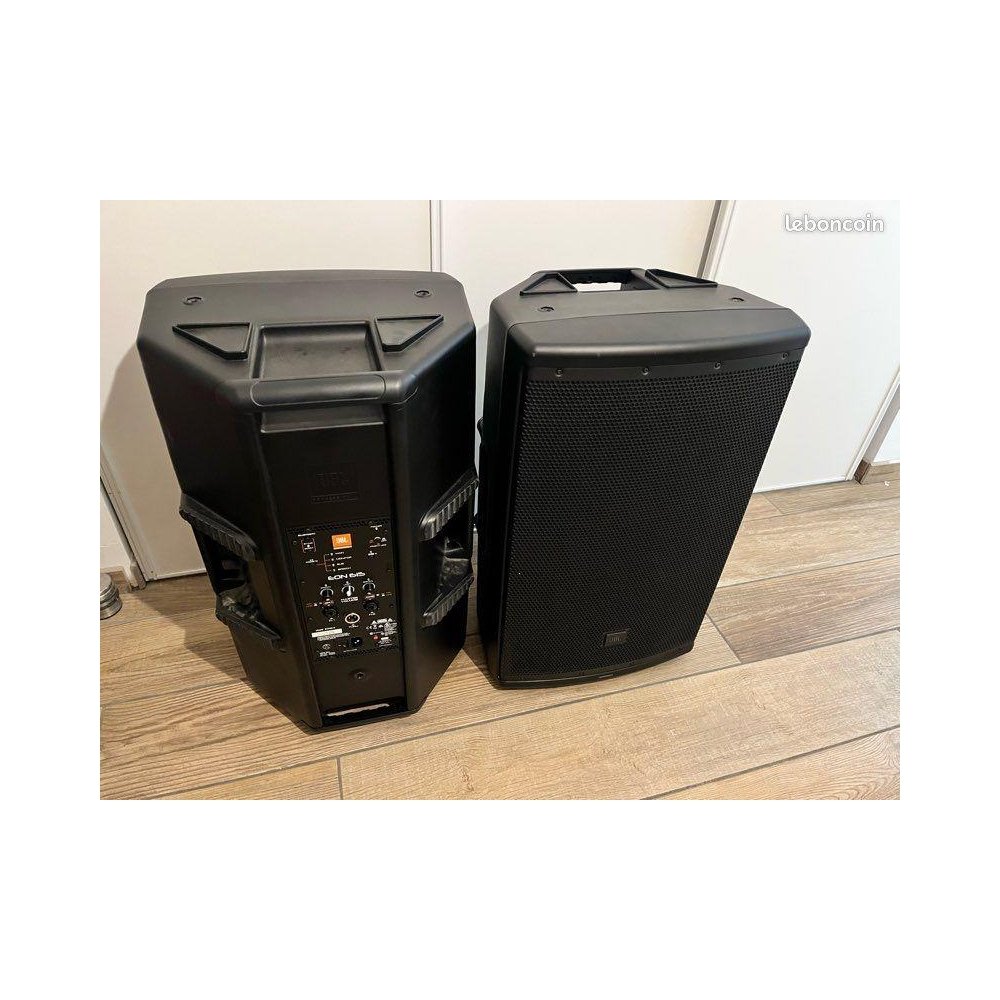 JBL Eon 615 es un altavoz activo de dos vías diseñado para ofrecer un rendimiento excepcional en aplicaciones en vivo y de 