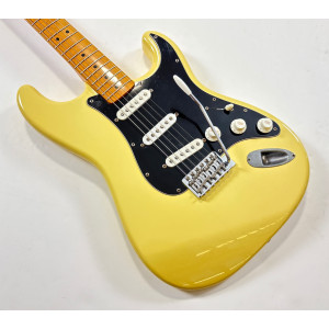 Fender Stratocaster ST-72 Vintage White 1993-1994 made in Japan