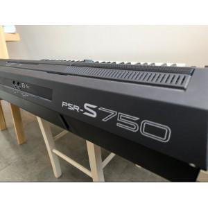 Yamaha PSR S 750