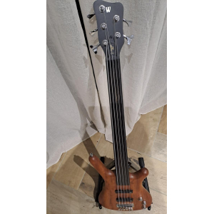 Bajo Warwick sin trastes de 5 cuerdas