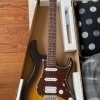 La guitarra eléctrica Cort G110 combina un diseño clásico con características modernas para ofrecer un sonido potente y 
