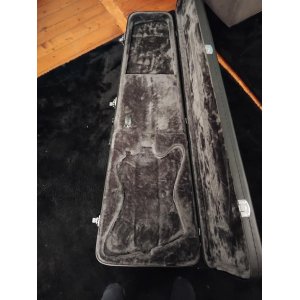 Epiphone Bajo Thunderbird pro IV y estuche