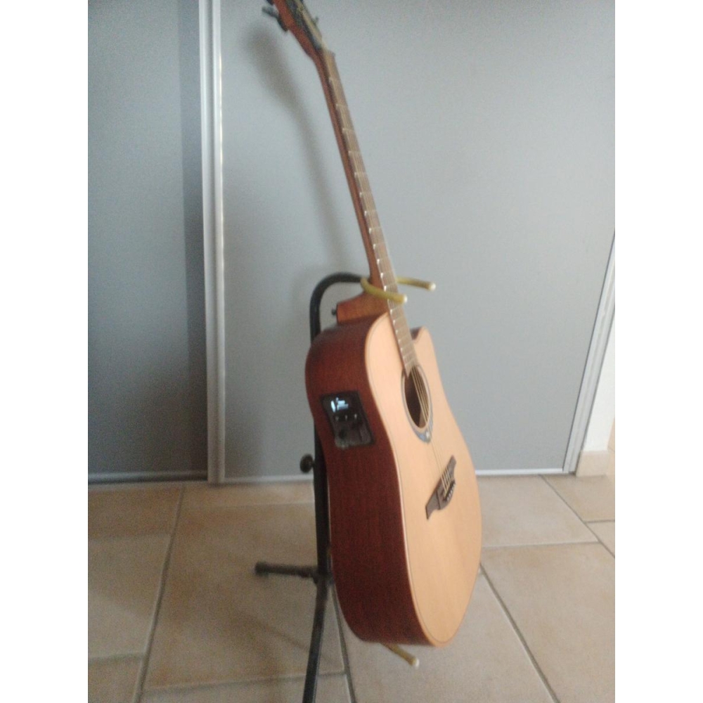 La guitarra eléctrica Lag Hyvibe es una verdadera revolución en el mundo de los instrumentos musicales. Equipada con la 