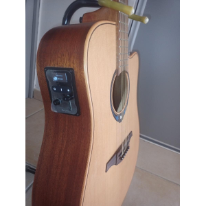 La guitarra eléctrica Lag Hyvibe es una verdadera revolución en el mundo de los instrumentos musicales. Equipada con la 