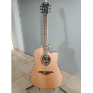 La guitarra eléctrica Lag Hyvibe es una verdadera revolución en el mundo de los instrumentos musicales. Equipada con la 