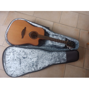 La guitarra eléctrica Lag Hyvibe es una verdadera revolución en el mundo de los instrumentos musicales. Equipada con la 