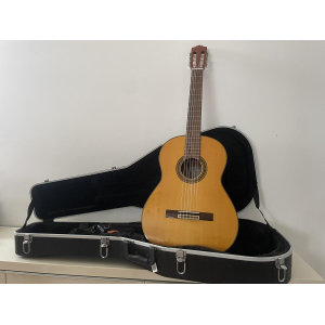 Yamaha CG131S avec étui rigide