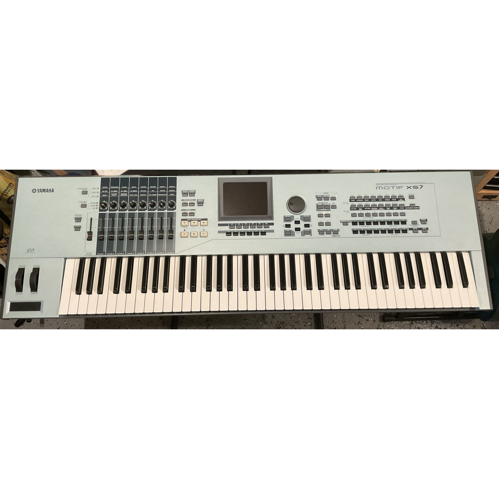 YAMAHA MOTIF XS7 + carte MLan - synthé 76 touches
