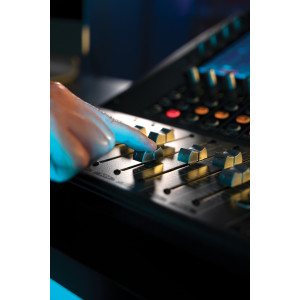 Consola de mezclas Peavey Aureus 28