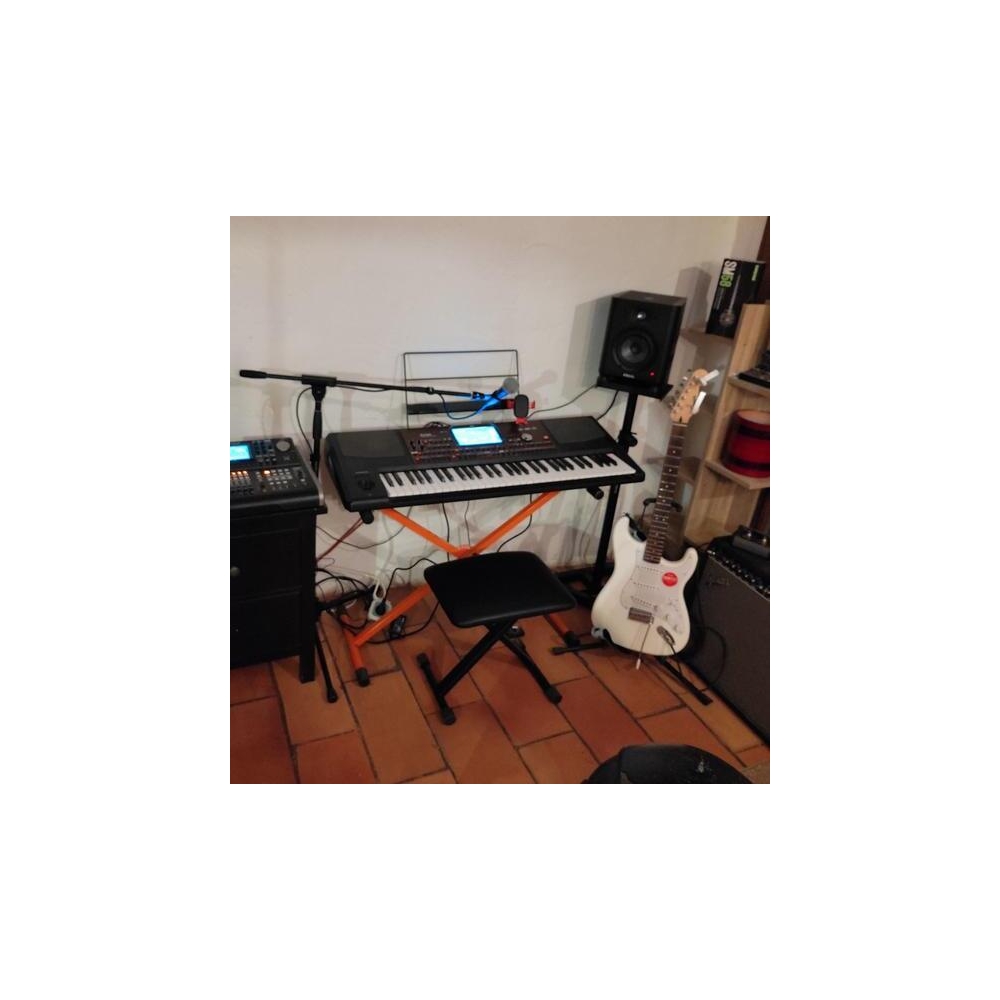 El Korg pa700 es un teclado de arranger profesional que ofrece un rendimiento excepcional y una amplia variedad de funciones cre