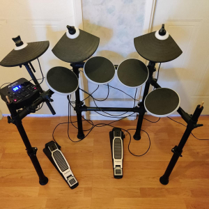 Alesis DM Lite - Batería electrónica