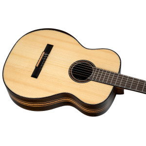 Guitarra Ortega Grandsuite, tapa de abeto