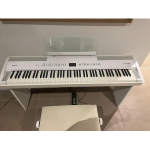 ROLAND FP80 WHITE PIANO