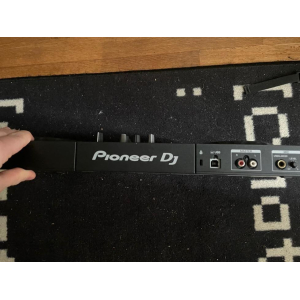 Pioneer DJ DDJ-400 turntable