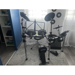 Alesis Command Mesh Kit Electronic Drum Set