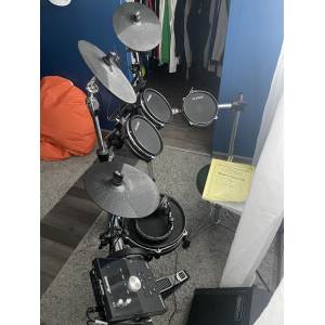 Alesis Command Mesh Kit Electronic Drum Set