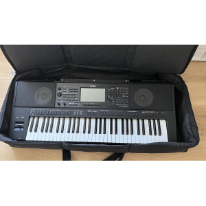 Yamaha PSR SX900 Keyboard