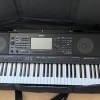El Yamaha PSR SX900 es un teclado profesional que combina una amplia variedad de funciones y una calidad de sonido excepcional.