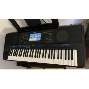 Yamaha PSR SX900 Keyboard