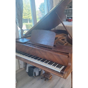 Grand piano 1/4 grand