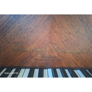 Grand piano 1/4 grand
