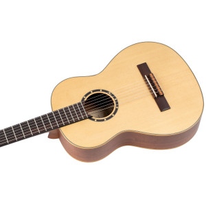 3/4 Ortega R121 Spruce Guitar