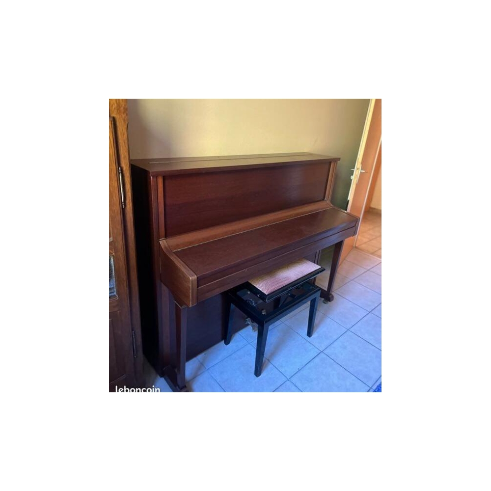 Rippen Upright Piano