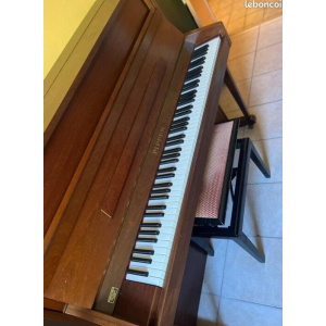 Rippen Upright Piano
