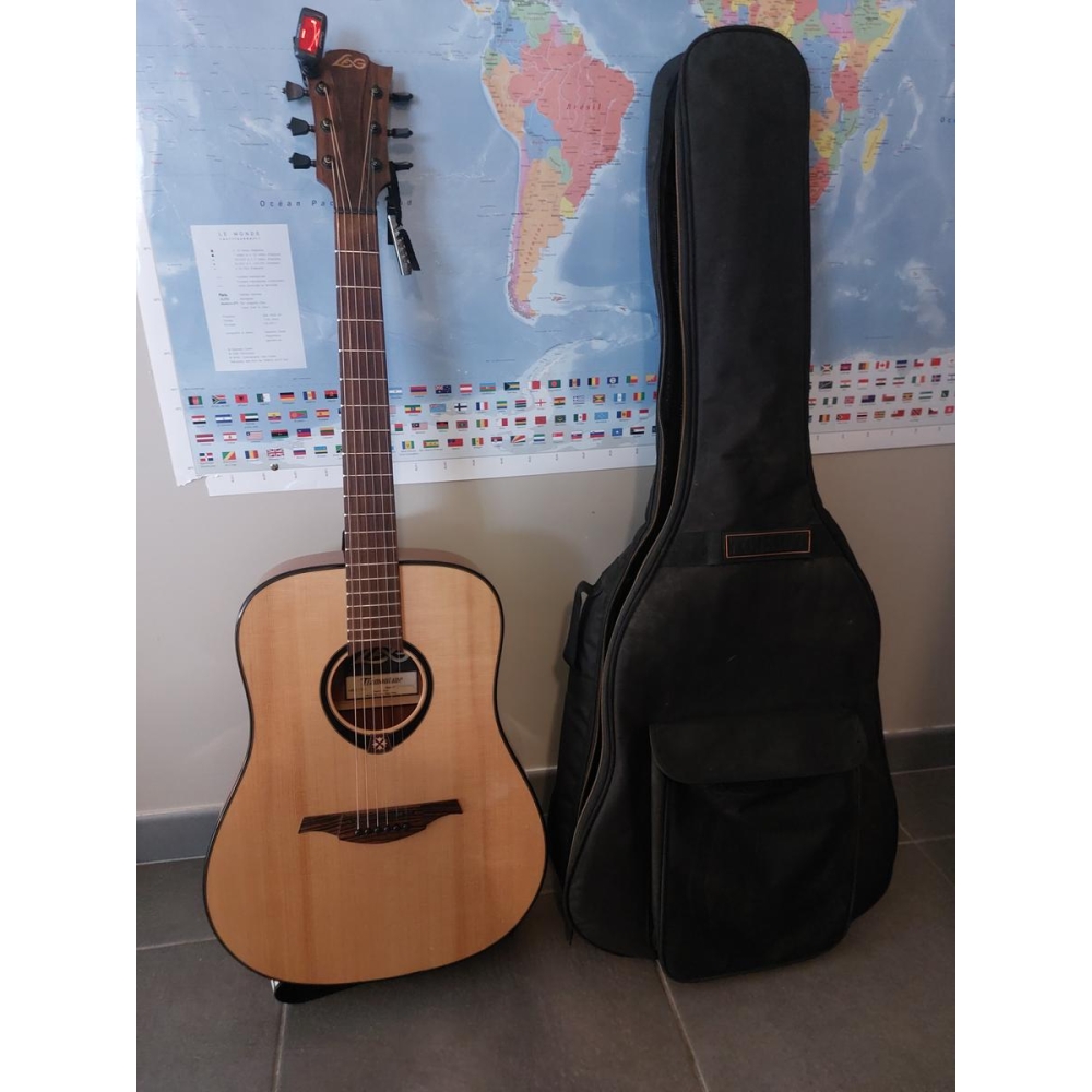 Lag Tramontane 80d + case, tuner, capo