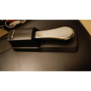 El piano Yamaha P-45 es un instrumento de música de alta calidad diseñado para brindar una experiencia de interpretación 