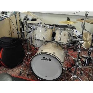 Ludwig Classic Maple Vintage White Drum Kit