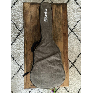 Guitare Alhambra Black Satin avec sa housse