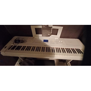 Yamaha DGX-660