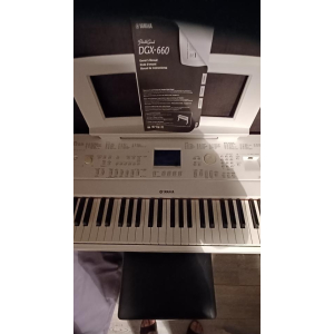 Yamaha DGX-660