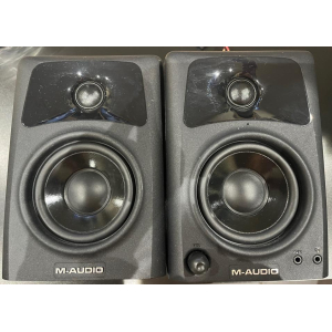 M-Audio AV32 - Pareja de altavoces
