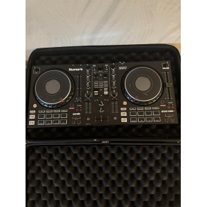 Numark FX Mixtrack Platinum