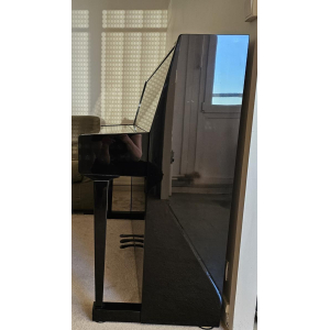 Bruckner Model 106S - Glossy black upright piano