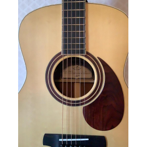 Guitare acoustique de Luthier