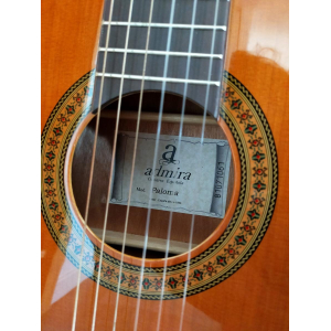 Admira Paloma - Guitarra clásica española