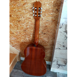 Admira Paloma - Guitarra clásica española