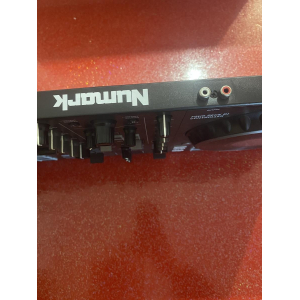 Numark Mixtrack Platinum FX