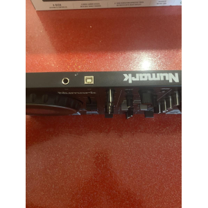 Numark Mixtrack Platinum FX