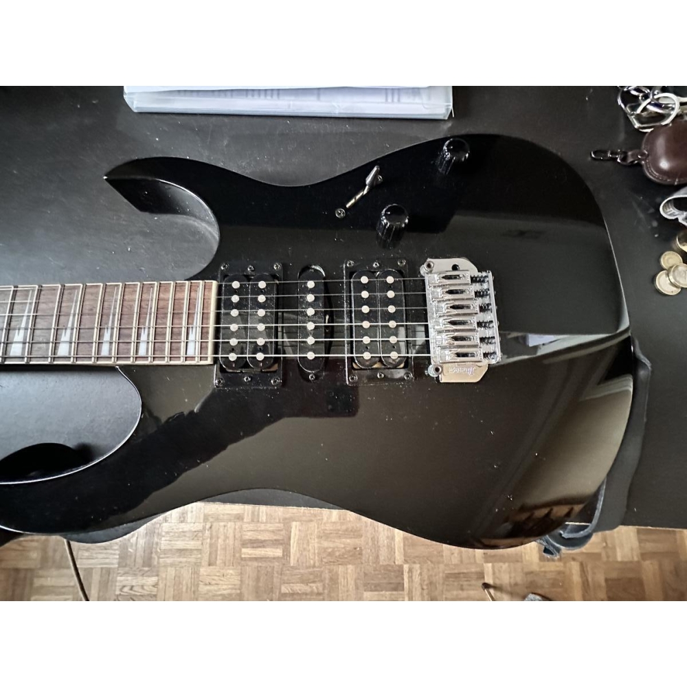 Ibanez GRG170DX + ampli Fender G-DEC30 + accessoires