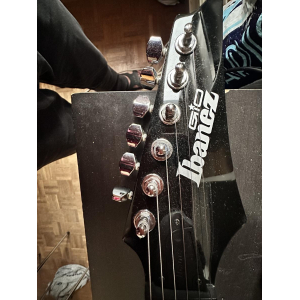 Ibanez GRG170DX + amplificador Fender G-DEC30 + accesorios