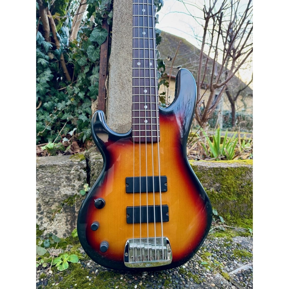 Left-handed bass - G&L L5500 1993