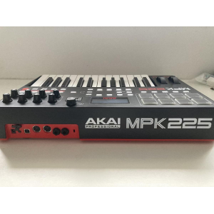 AKAI MPK225 (como nuevo)