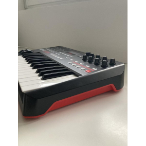 AKAI MPK225 (como nuevo)